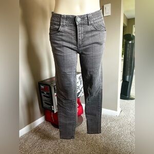 Plaid mid rise pants